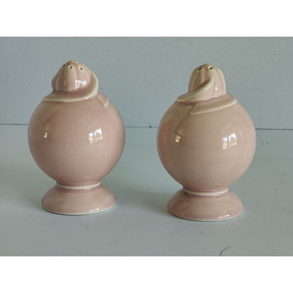 Vintage Pink Novelty Virginia Salt And Pepper Shakers